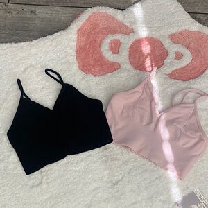 Alo Black and Pink Bralette Set Size Large can fit a medium.
